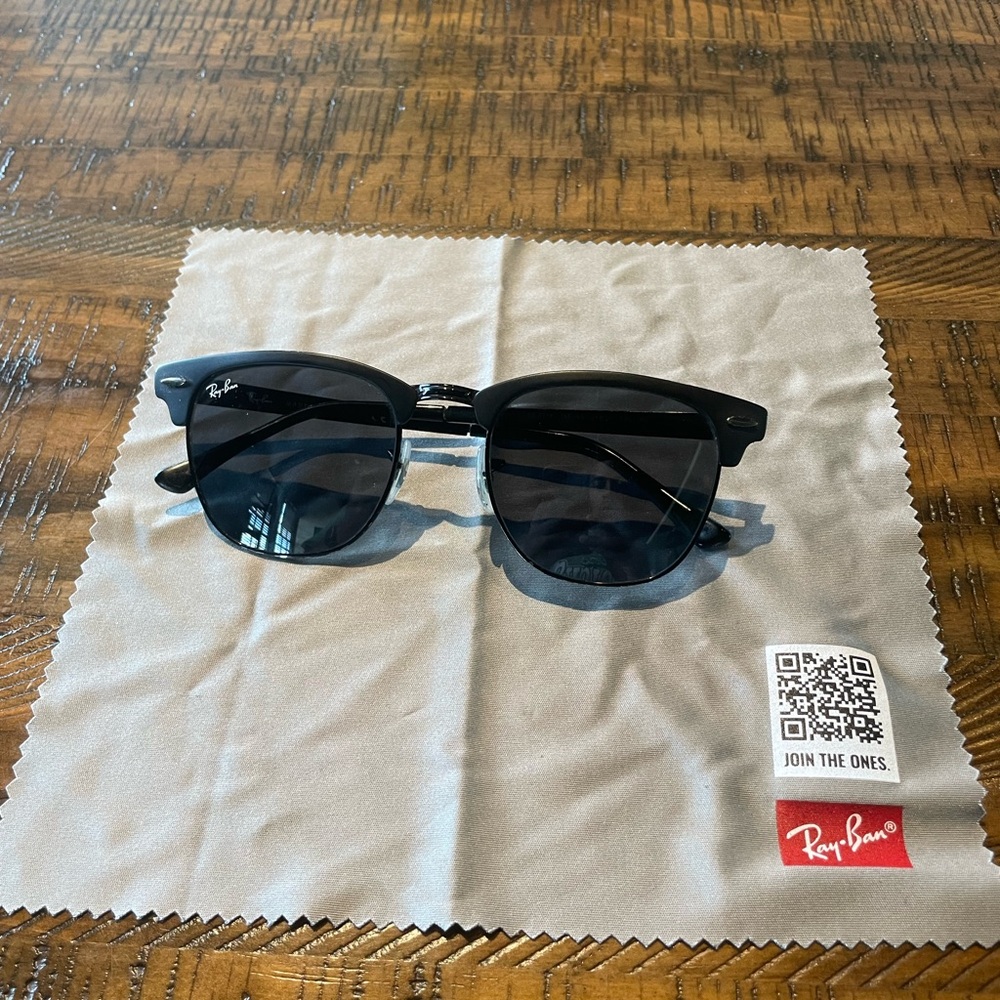 Ray-Ban Classic Black Sunglasses